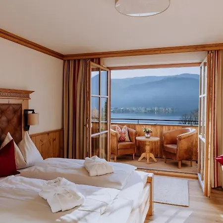 Leopoldhof Hotell *